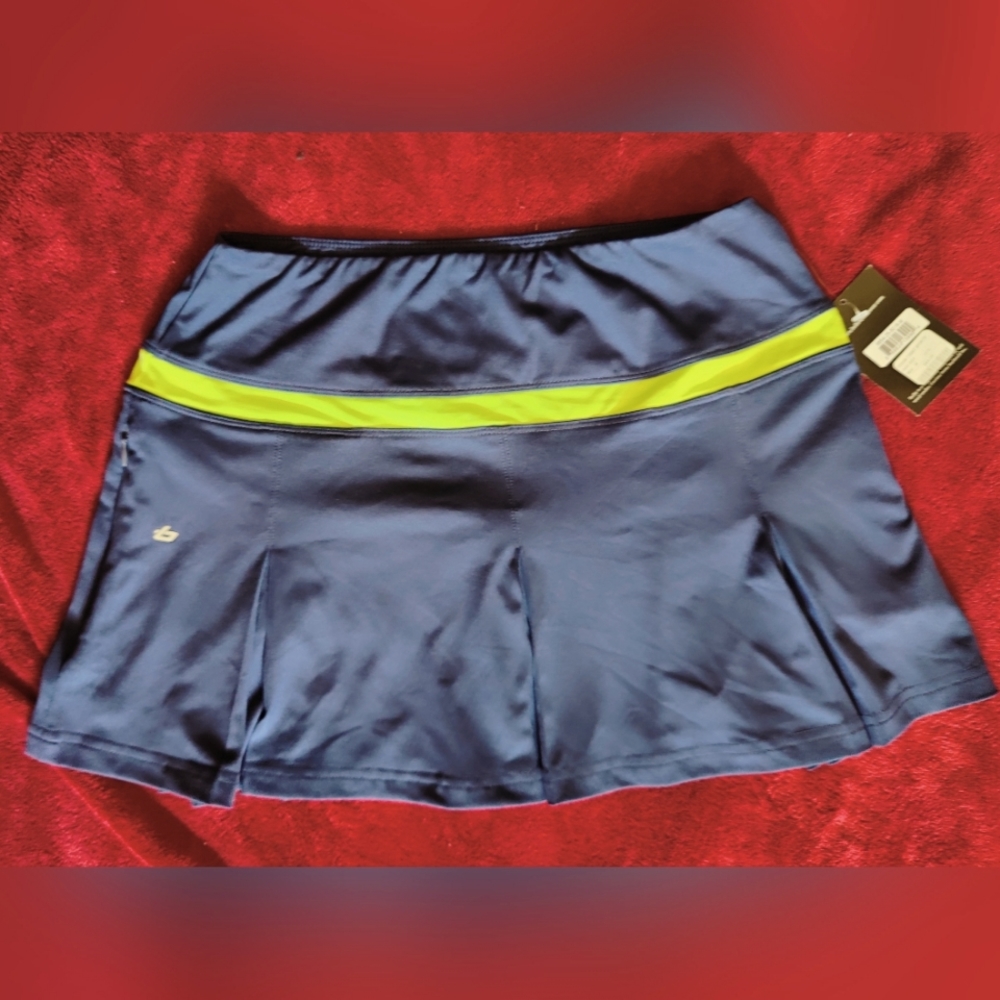 Bollé Tennis Golf Pickleball Skirt Sz Medium 8654 NWT